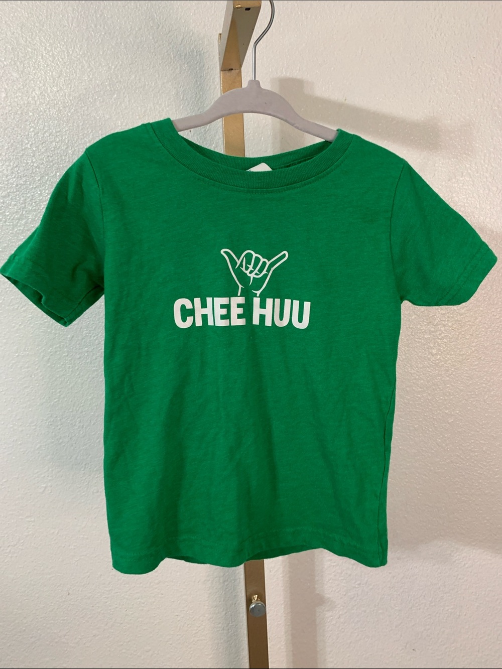 Keiki Green Tee Shaka CHEE HUU Graphic- size 2T